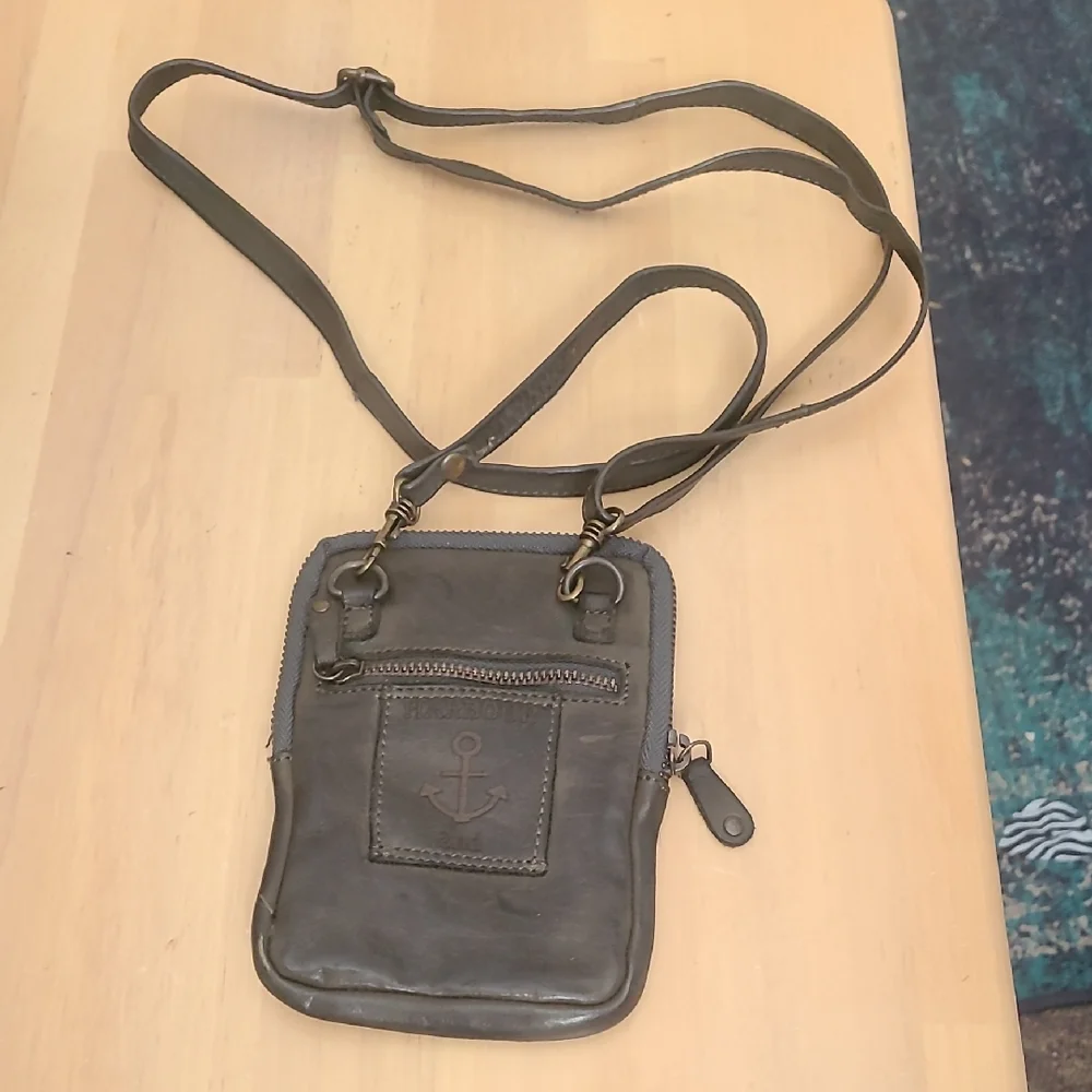 Men's Leather Anchor Messenger Bag